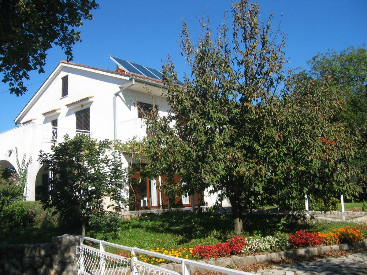 Apartments Cerovic Malinska Buitenkant foto