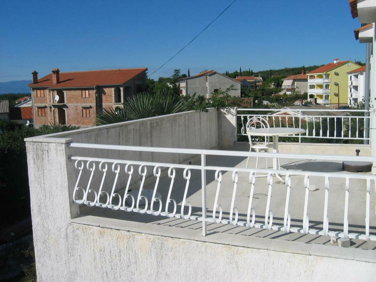 Apartments Cerovic Malinska Buitenkant foto